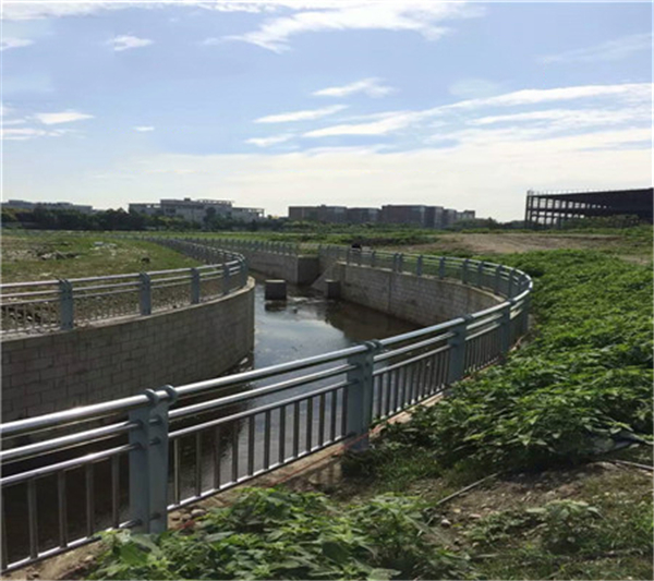 聊城不锈钢复合管河道景观护栏