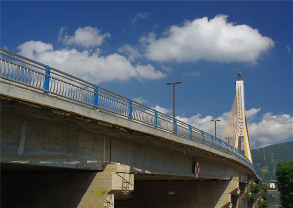 聊城304不锈钢桥梁护栏：安全、耐用与美观的完美结合