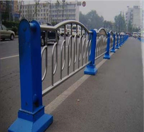 聊城不锈钢防撞栏杆生产制造工艺